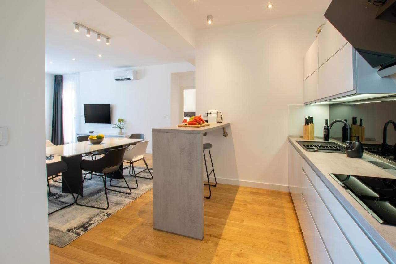 Luxury Mirage Apartment
