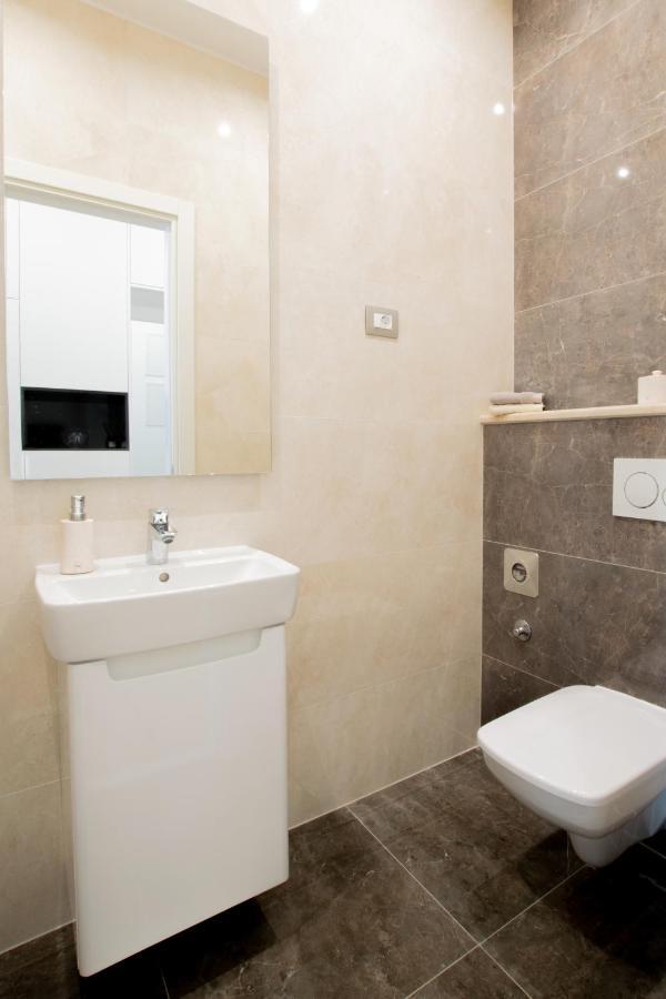 Luxury Mirage Apartment